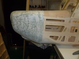 Engine cowl (31)